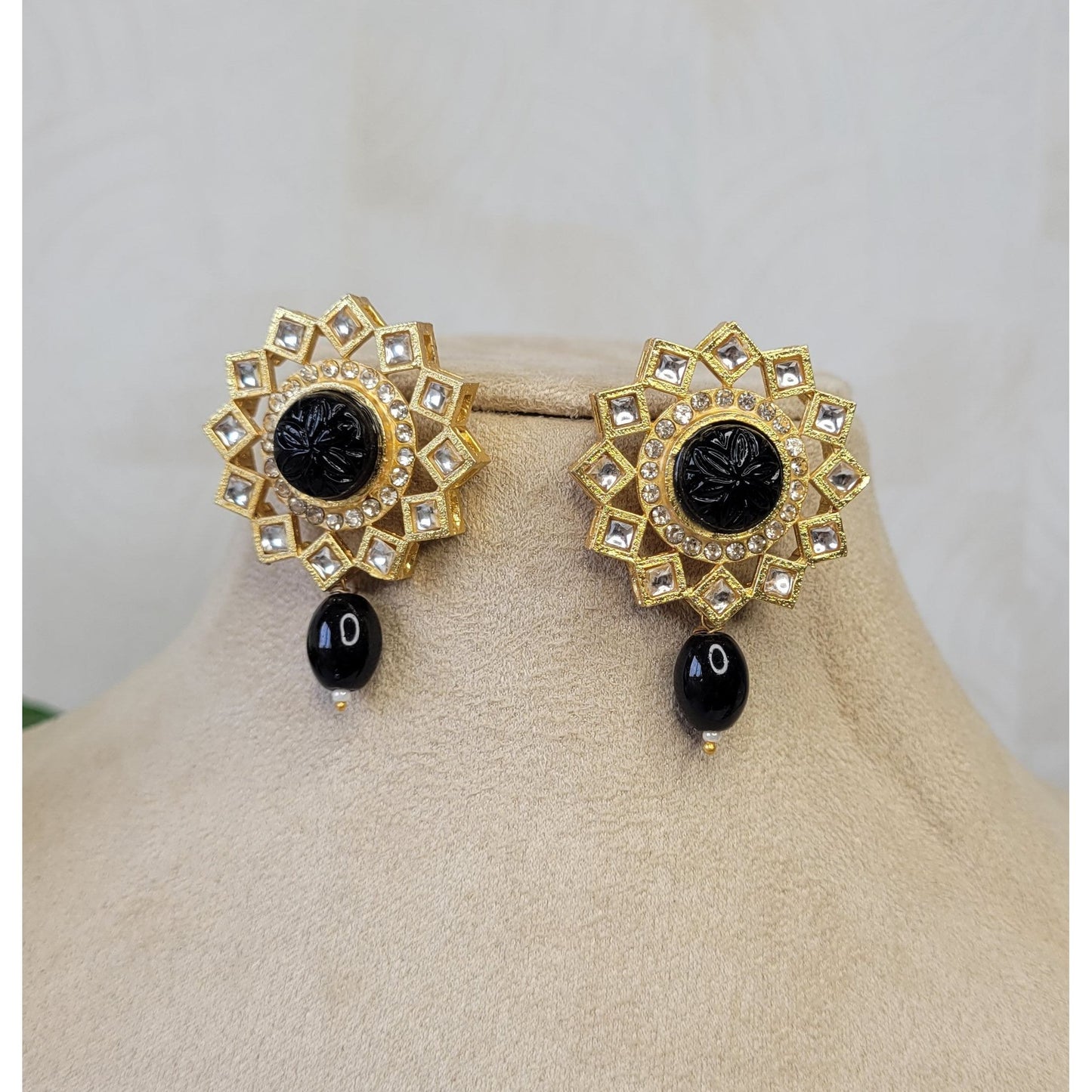 BLACK BINA CHOKER