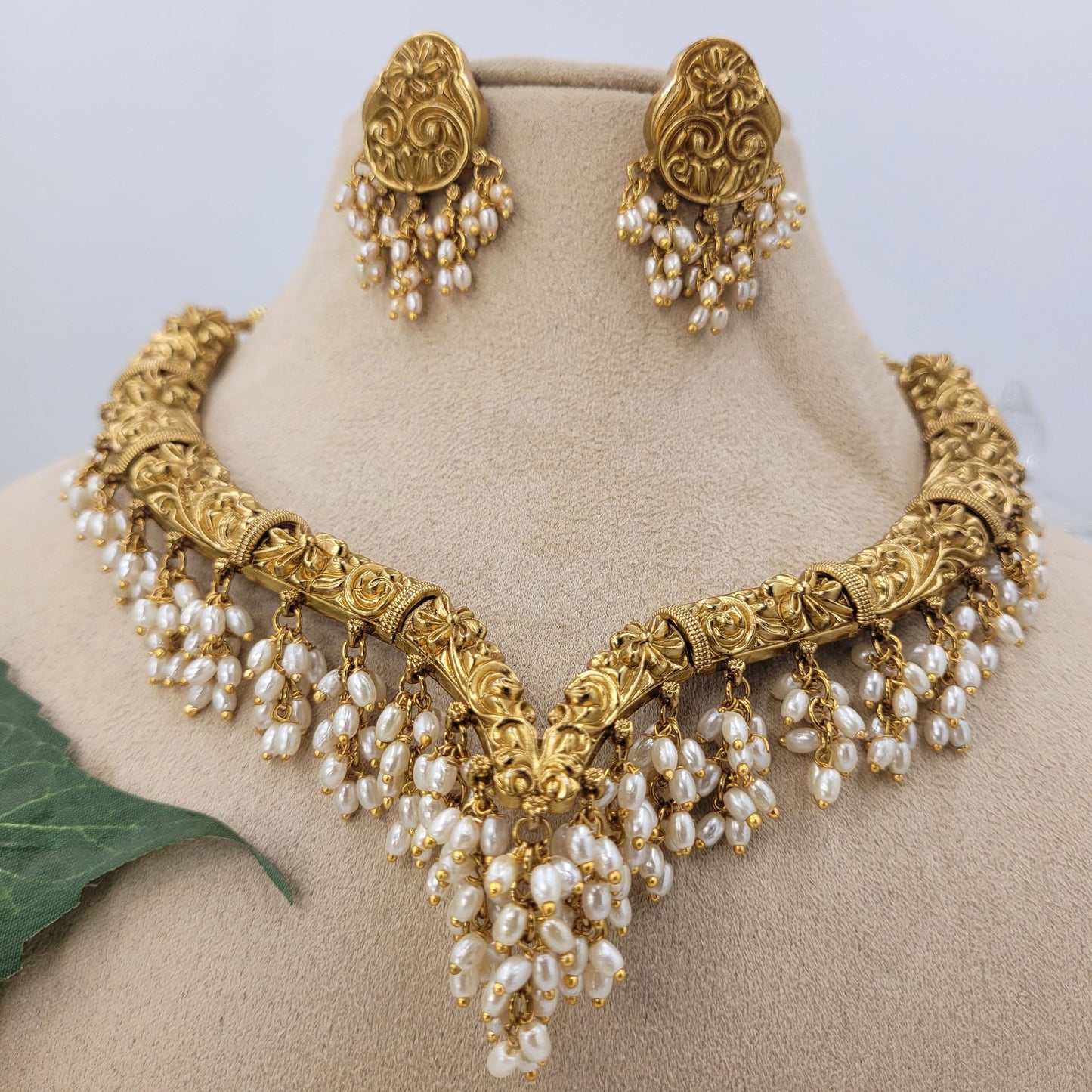 UMIKA NECKLACE SET