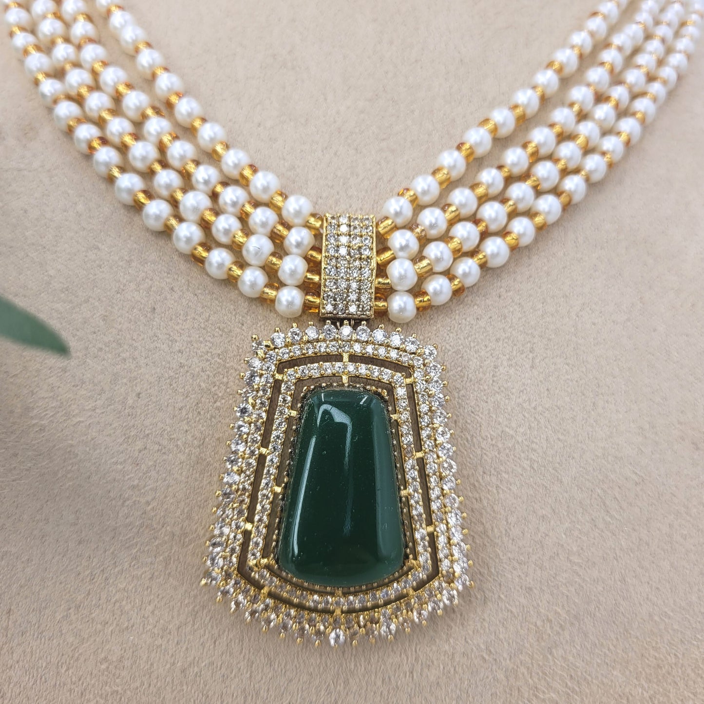 GREEN NAISHA NECKLACE SET