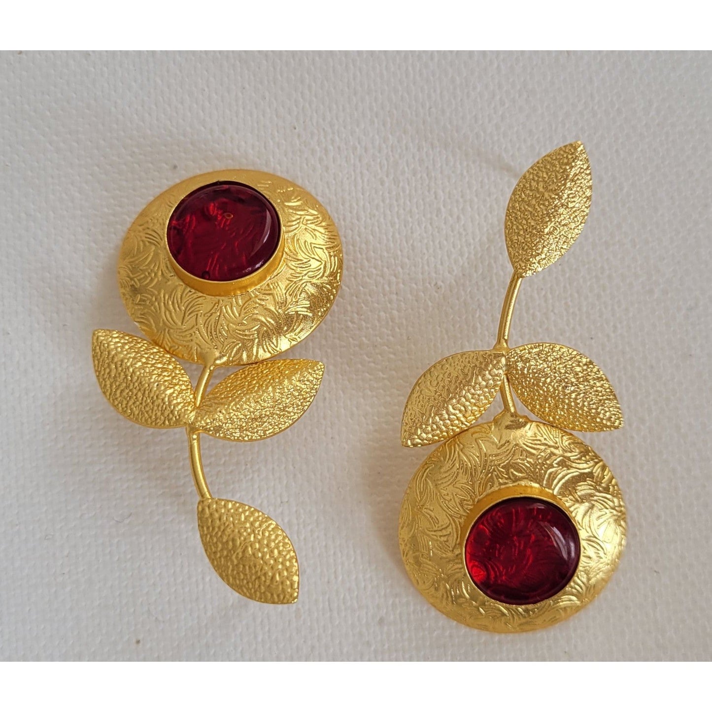RED RAINA STUDS