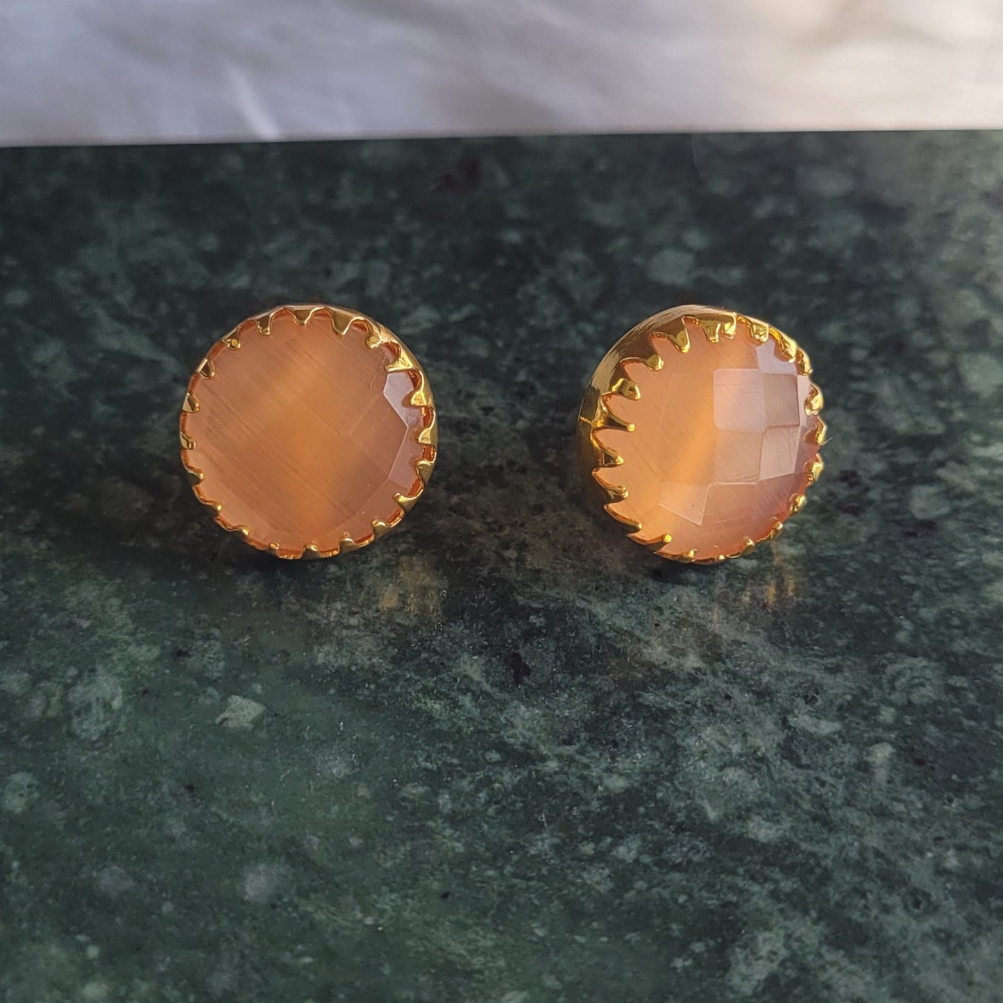 PEACH PUJITA STUDS