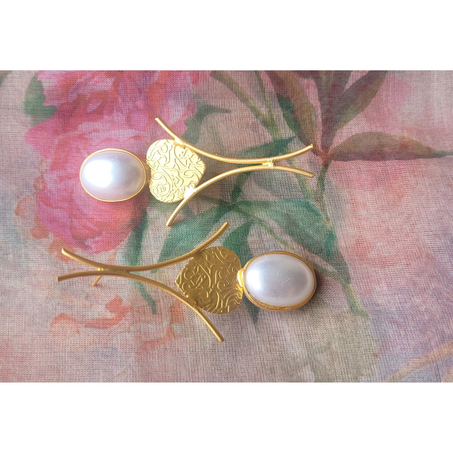 PEARL VEDIKA DANGLERS