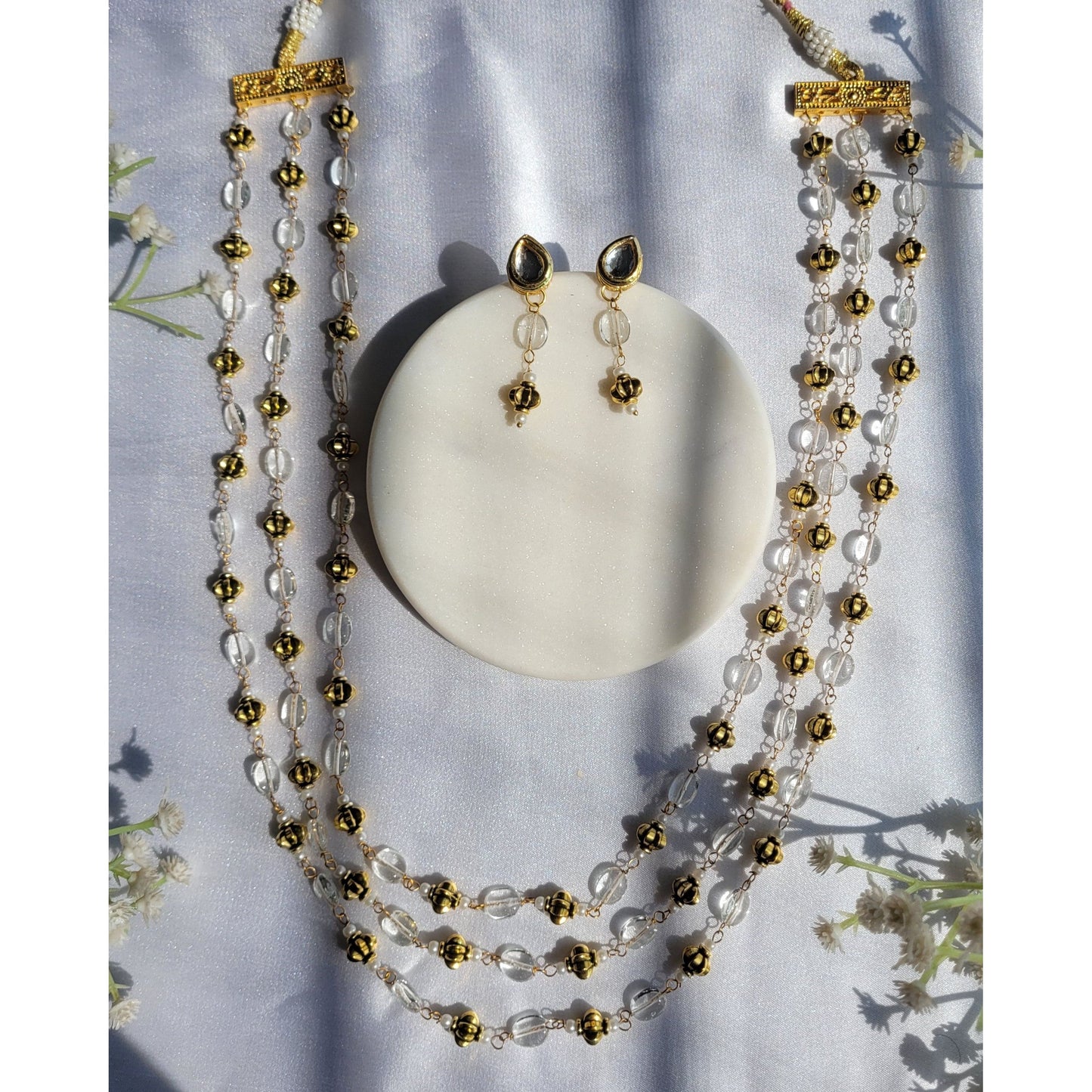 WHITE VINAYA NECKLACE