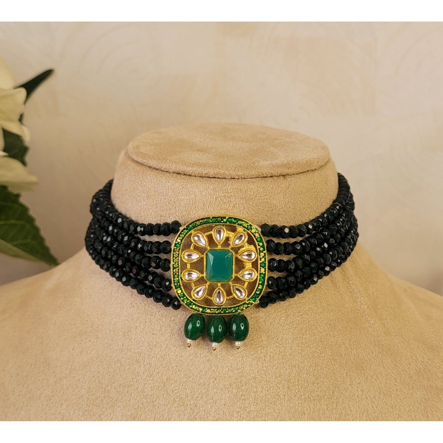 DARK GREEN KIRTI CHOKER