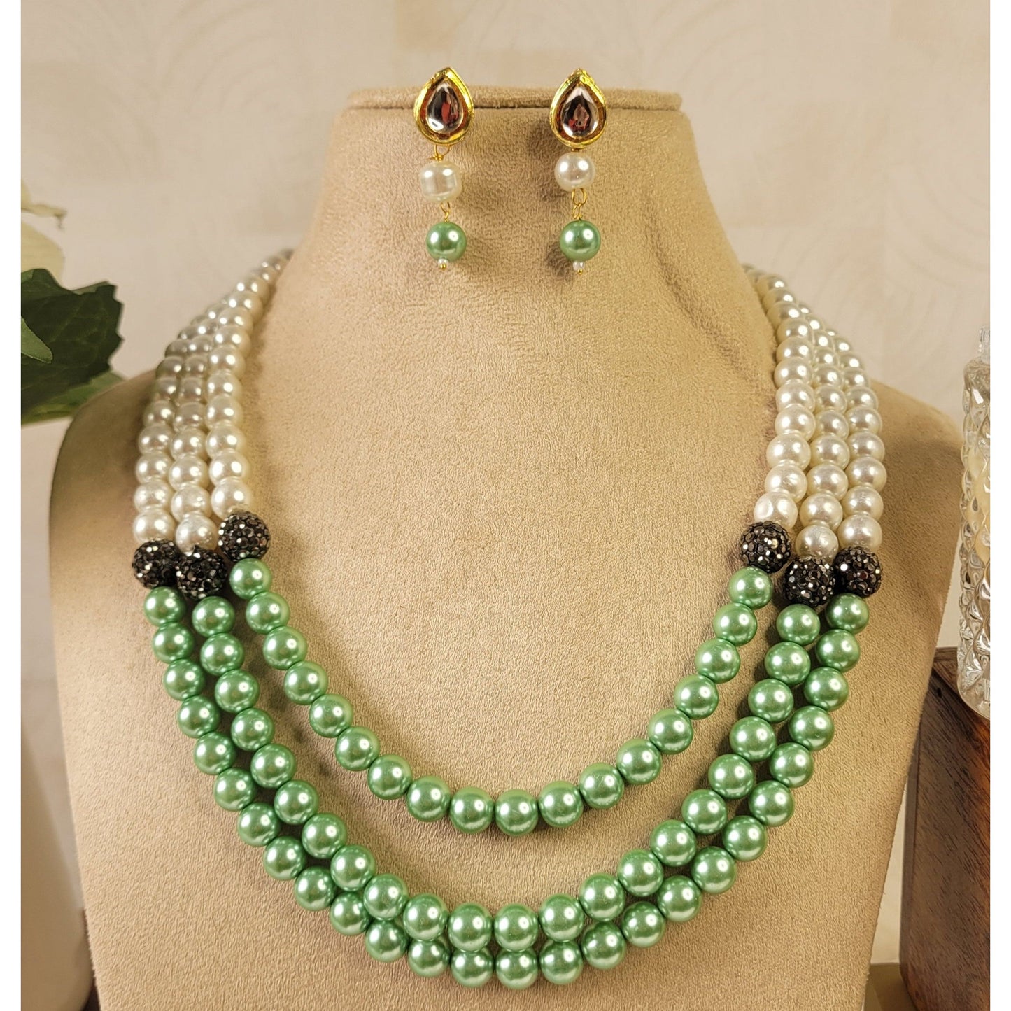 MINT MEG NECKLACE