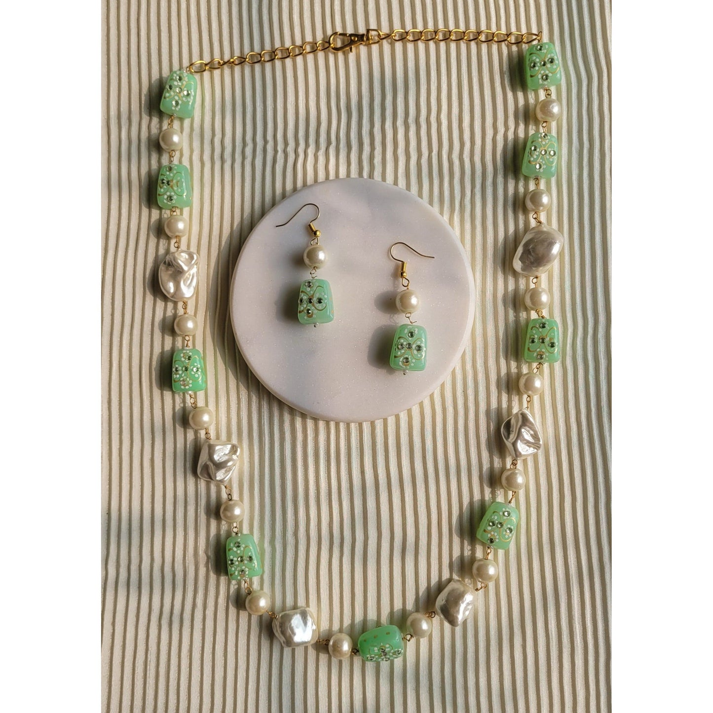 MINT VRINDA NECKLACE