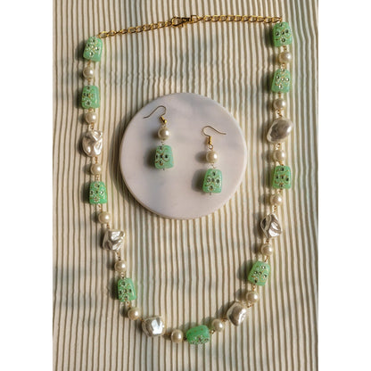 MINT VRINDA NECKLACE