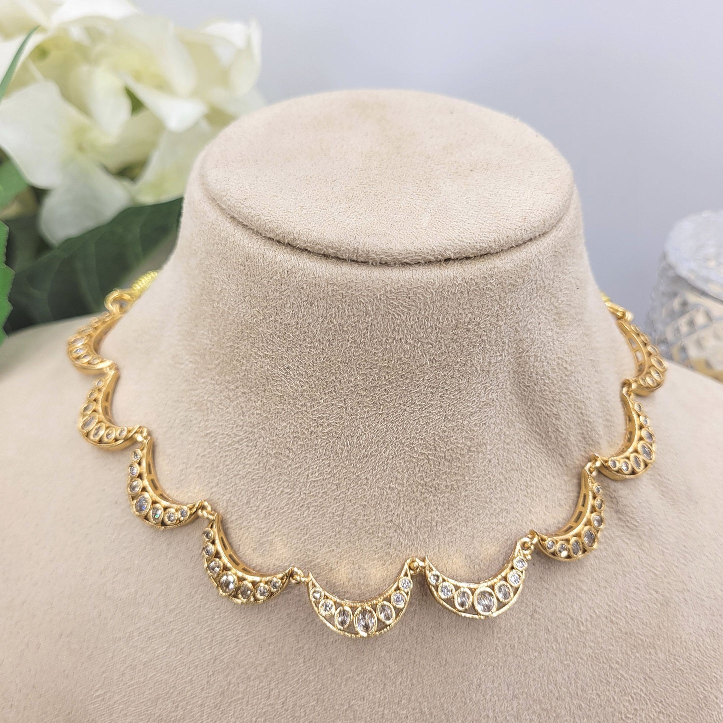 GOLDEN NYARA NECKLACE SET