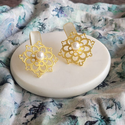 IVORY PARVEEN STUDS