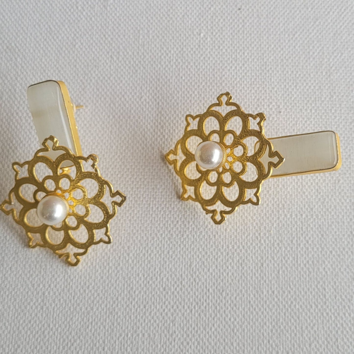 IVORY PARVEEN STUDS