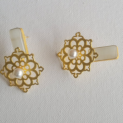 IVORY PARVEEN STUDS